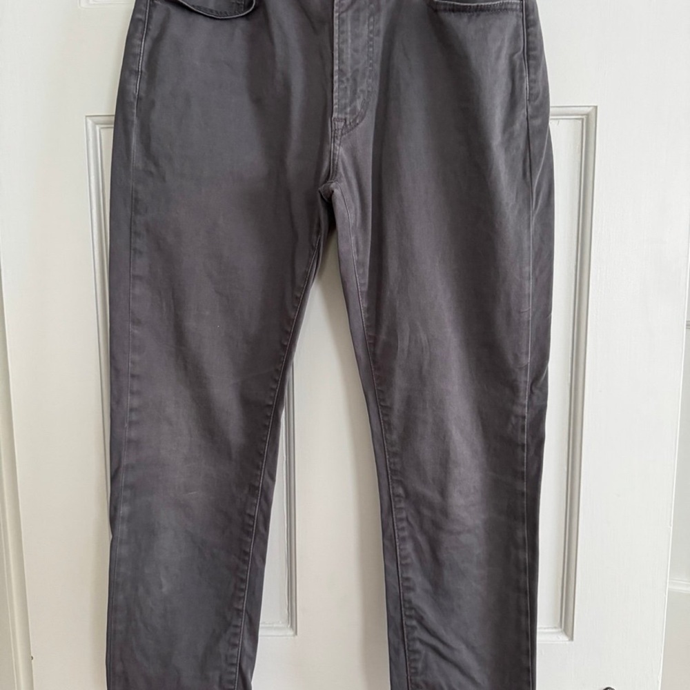 Uniqlo Men's Gray Straight Leg Pants